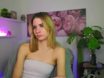 Bella_blonde18  live sex cam