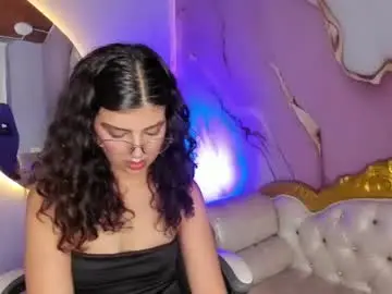 Bella_cuttee  live sex cam