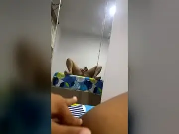 Doggygirl_00  live sex cam