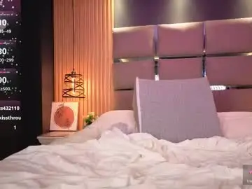 Emily_roberts9  live sex cam