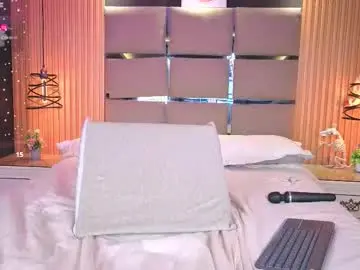 Emily_roberts9  live sex cam