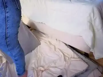 Emily_roberts9  live sex cam