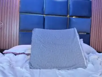 Emily_roberts9  live sex cam