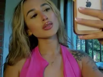 Iam_brina04  live sex cam