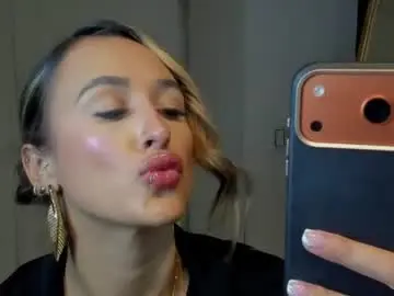 Iam_brina04  live sex cam