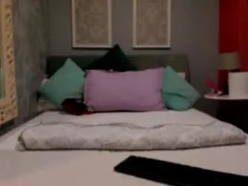 Mira_glow  live sex cam