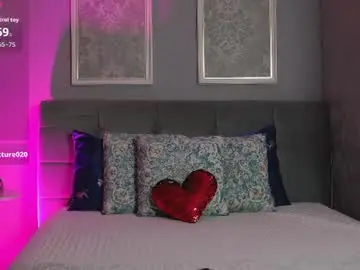 Mira_glow  live sex cam