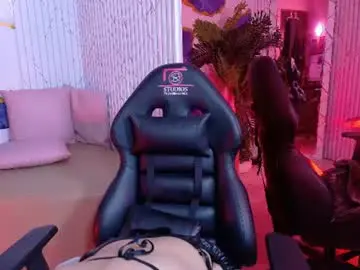 Ayle_tay  live sex cam