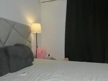 Blueeyeslexxxy  live sex cam