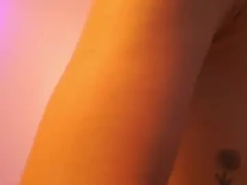 Caroline_adams_  live sex cam