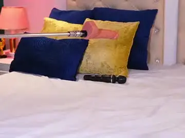 Caroline_adams_  live sex cam