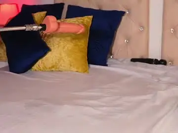 Caroline_adams_  live sex cam