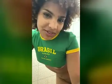 Honeybea5  live sex cam