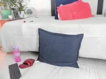 Melaniie_roussel  live sex cam