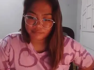 Pretty_jewel05  live sex cam