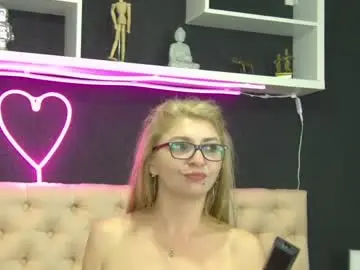 Auramilff  live sex cam