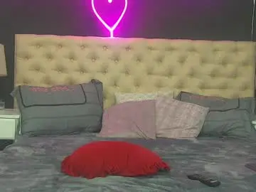 Auramilff  live sex cam
