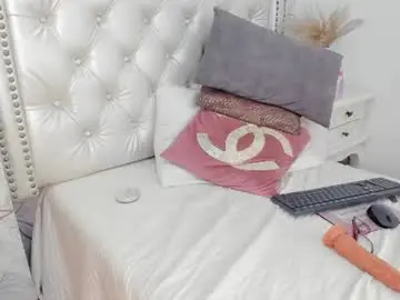 Britanny_77  live sex cam