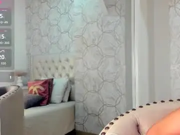 Britanny_77  live sex cam