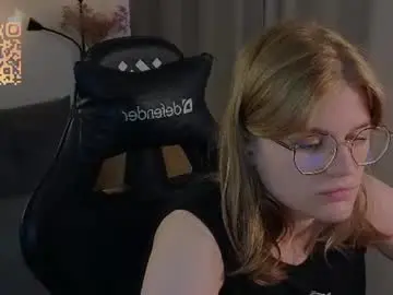 Jess0e9  live sex cam