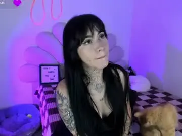 Korolovaa  live sex cam