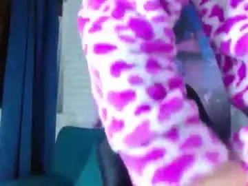 Mckennahot303av  live sex cam