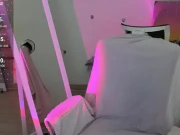 Red_bestie_  live sex cam