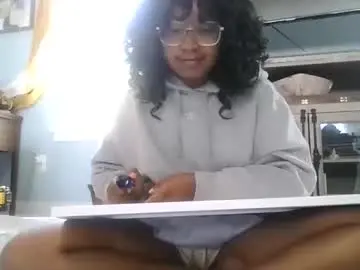 Brownsugarcutie3  live sex cam
