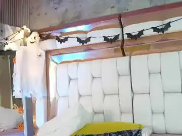 Collegepawglovedaddy  live sex cam