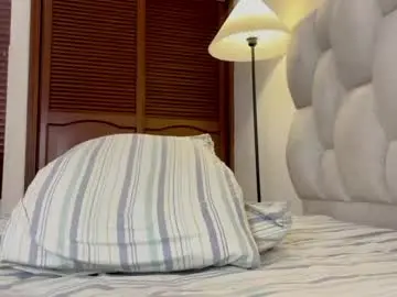 Lilithdoeyes  live sex cam