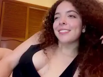 Lilithdoeyes  live sex cam