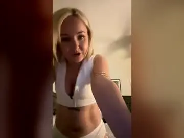 Queenprive  live sex cam