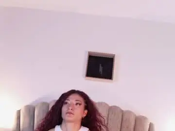 Tiny_wiild  live sex cam
