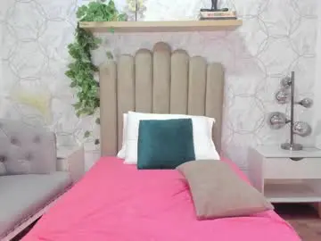 Yaraamada  live sex cam