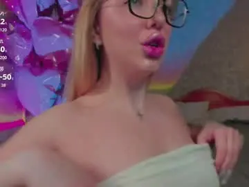 Holly_molly8  live sex cam