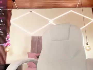 Bellaclaiir  live sex cam