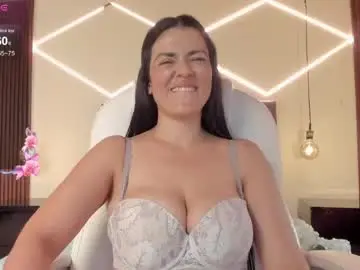 Bellaclaiir  live sex cam
