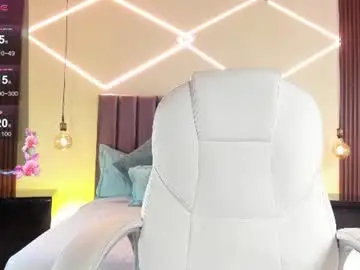 Bellaclaiir  live sex cam