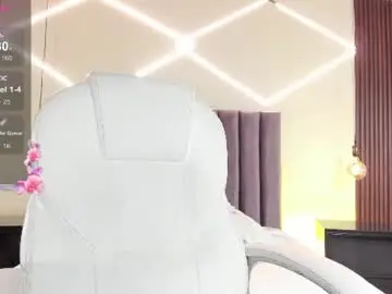 Bellaclaiir  live sex cam