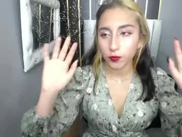 Moon_shut  live sex cam