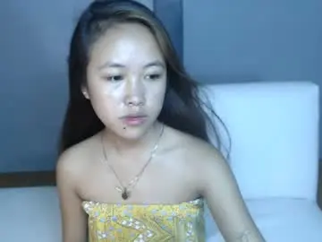 Prettyhotshakira  live sex cam