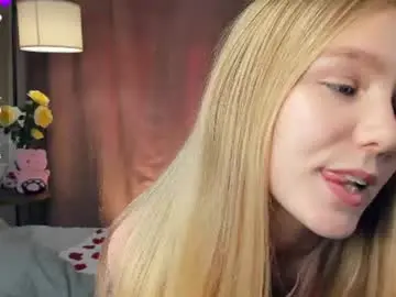 Trinahillier  live sex cam
