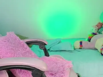 Urbaby6irl  live sex cam