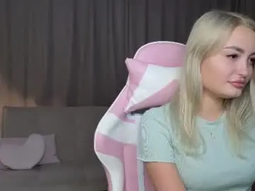 Aliciaavery  live sex cam