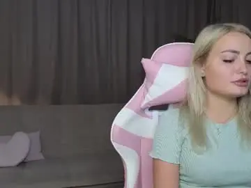 Aliciaavery  live sex cam