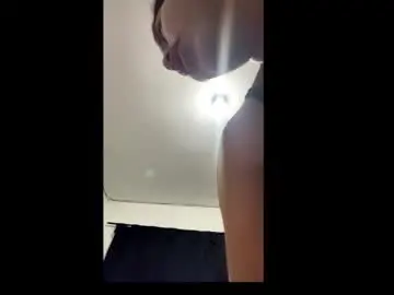 Aries_plays  live sex cam