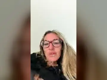 Ariestarlights  live sex cam