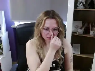 Blackrosezoey  live sex cam