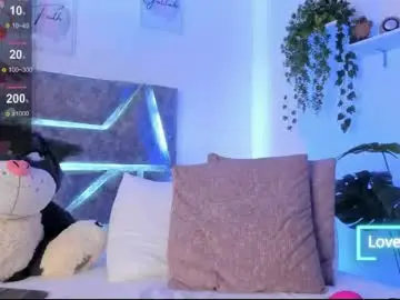 Emilycat777_  live sex cam