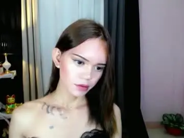 Holy_maxine  live sex cam